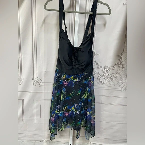 BloomChic Black Swim Dress with Tropical Accents 18/20 - Picture 2 of 13